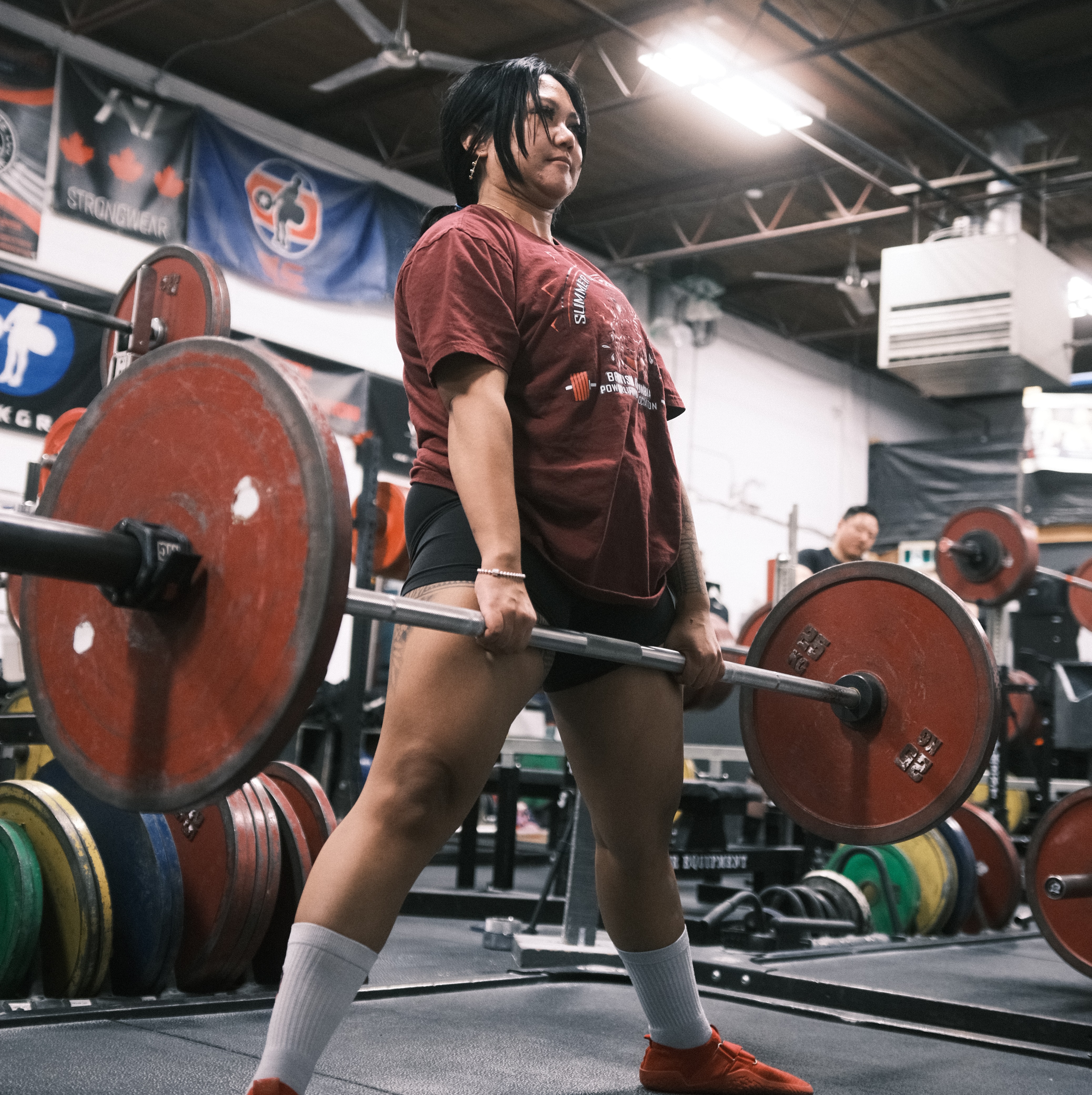 Glynis locking out a sumo deadlift